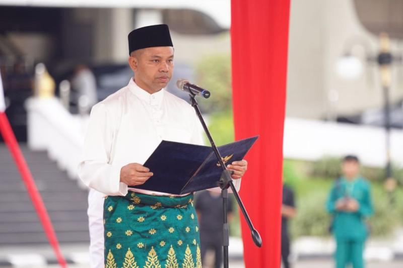 Irup Peringatan Hardiknas 2025, Gubri Bacakan Amanat Mendikdasmen